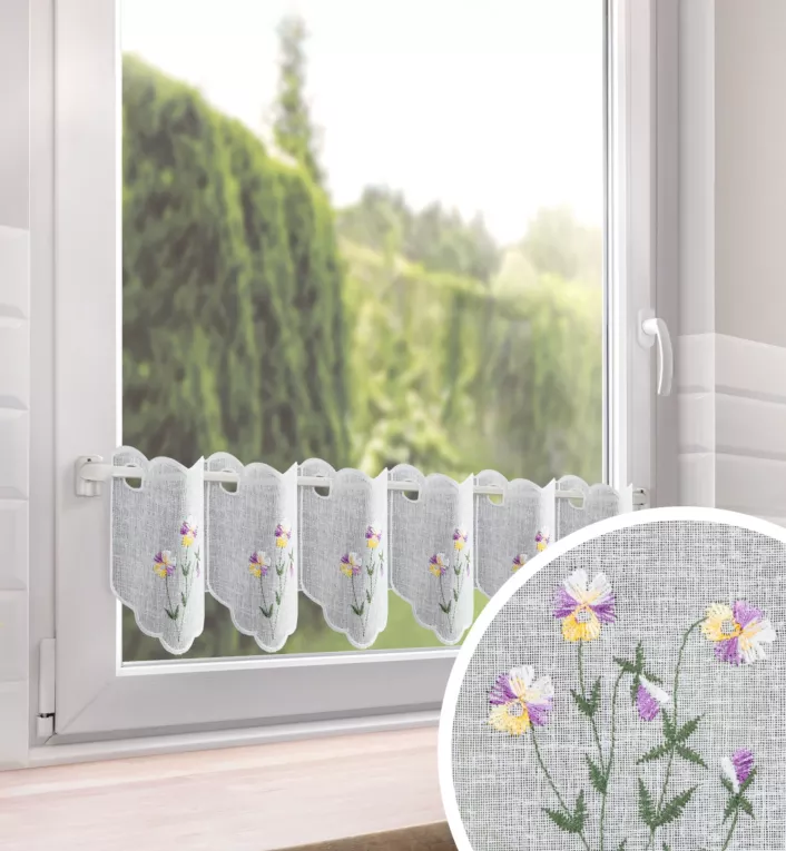 Tkanina firanowa zazdrostka zdobiona haftem bratków