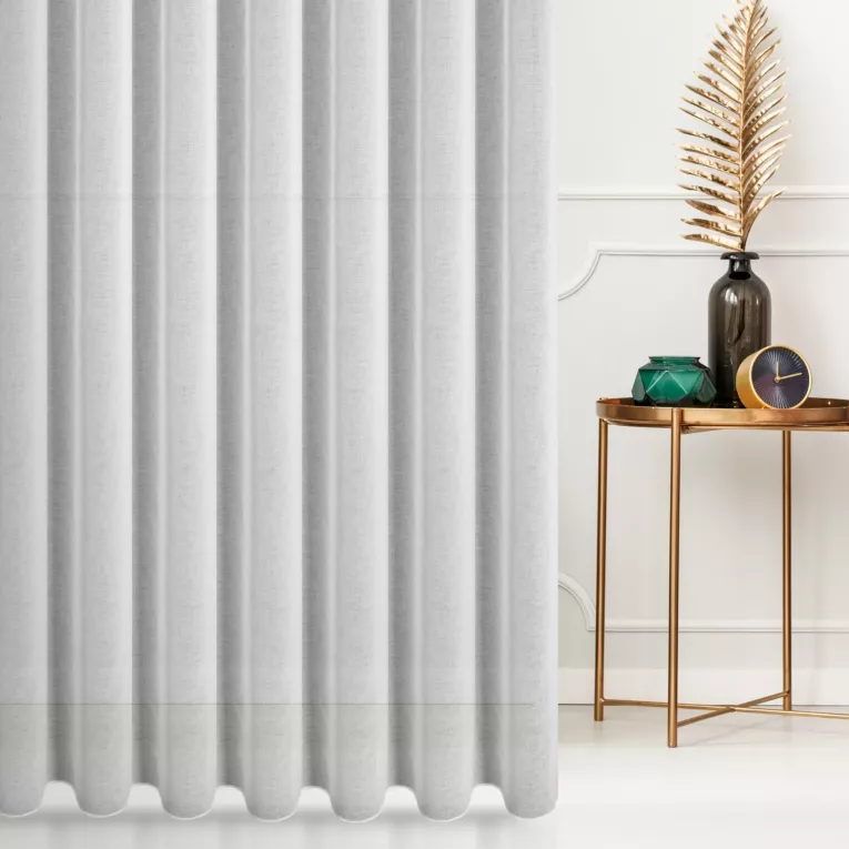 Firana szyta na taśmie 5 cm biała z gładkiej, solidnej tkaniny