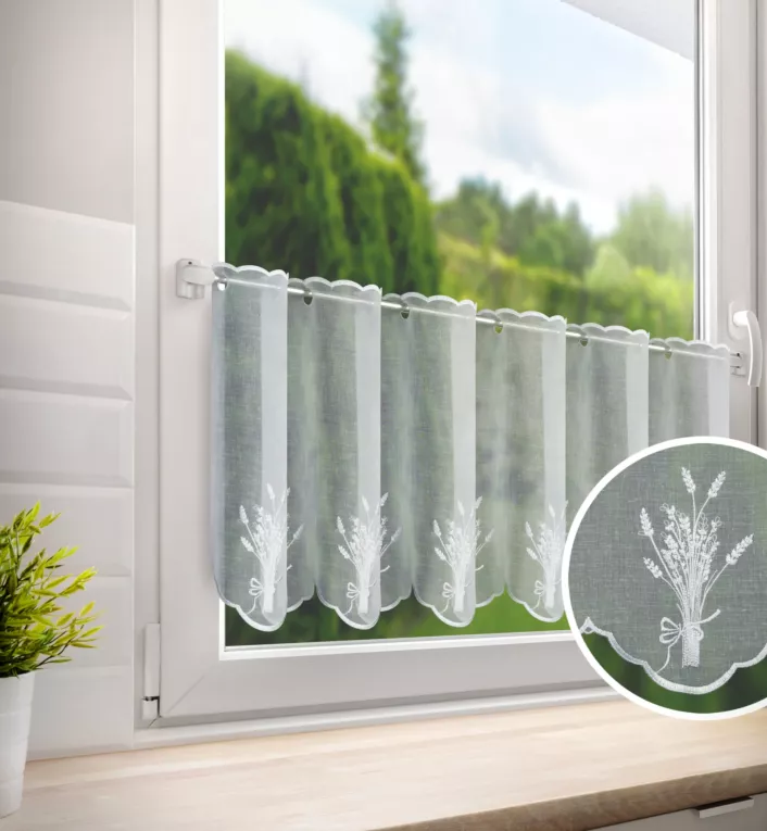 Tkanina firanowa zazdrostka z etaminy z haftem lawendy