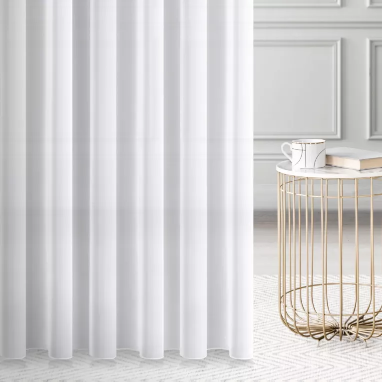 Firana szyta na taśmie 5 cm RAMIRA biała z wysokogatunkowego niemieckiego woalu, wykończona obciążnikiem