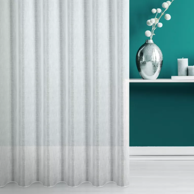 Firana szyta na taśmie 5 cm naturalno beżowa z matowej tkaniny, przeszywana delikatną połyskującą nicią