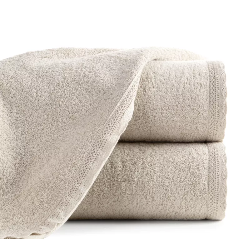 Ręcznik kąpielowy 70x140 cm bawełniany kolor beżowy zdobiony kordonkową koronką 500 g/m2 SOFIA