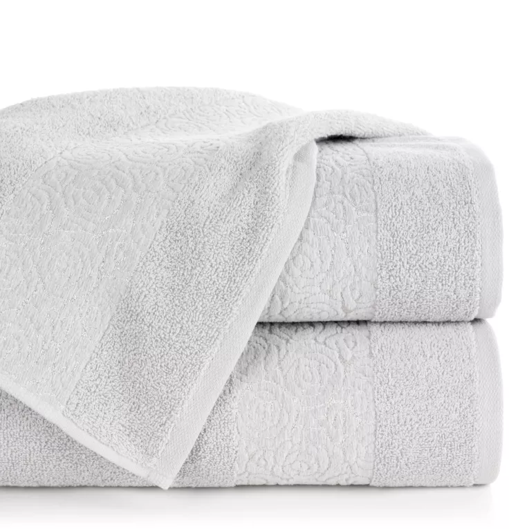 Ręcznik kąpielowy 50x90 cm bawełniany kolor srebrny zdobiony wytłaczanym motywem róż z dodatkiem błyszczącej nici IRIS