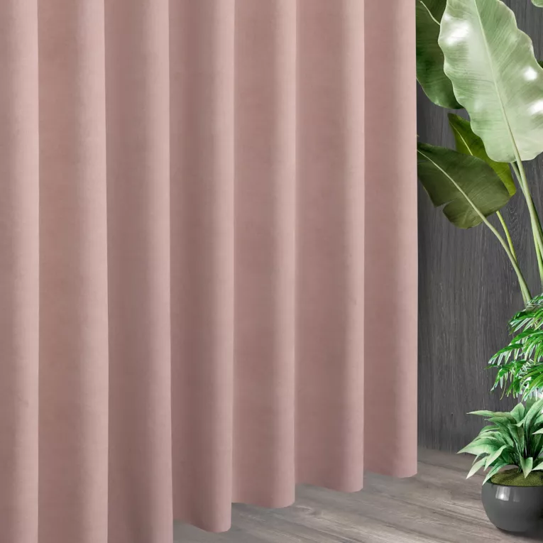 Tkanina zasłonowa o miękkiej, welurowej strukturze