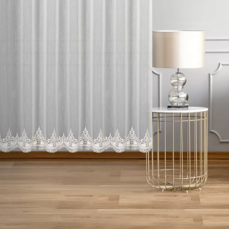 Firana szyta na taśmie fala SHARK kremowo srebrna z delikatnej matowej tkaniny ozdobionej miękkim, łańcuszkowym haftem