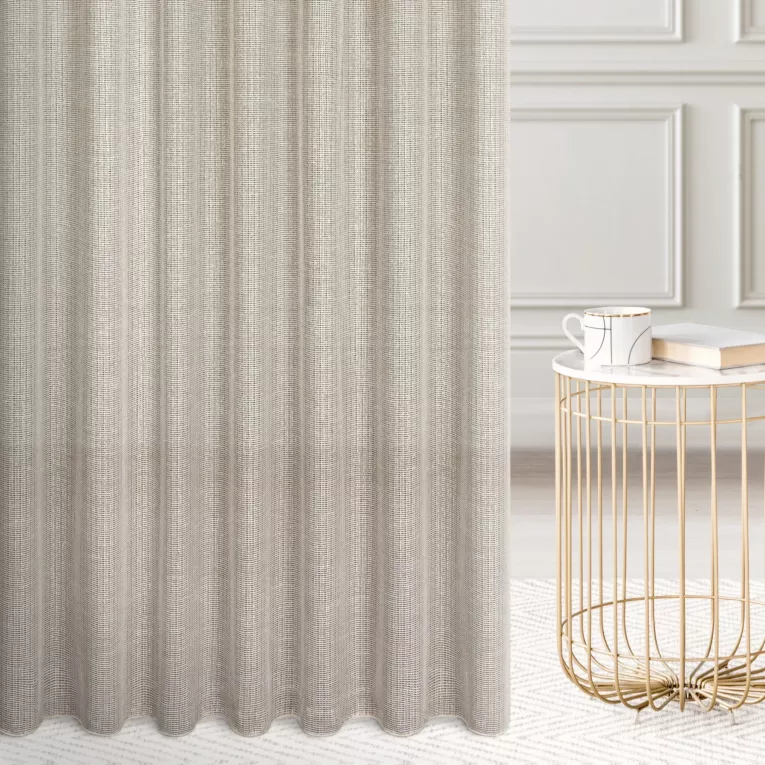 Firana szyta na przelotkach beżowo złocista z delikatnej siateczki przetykanej błyszczącą, lureksową nicią wykończona obciążnikiem Italissima Eva Minge