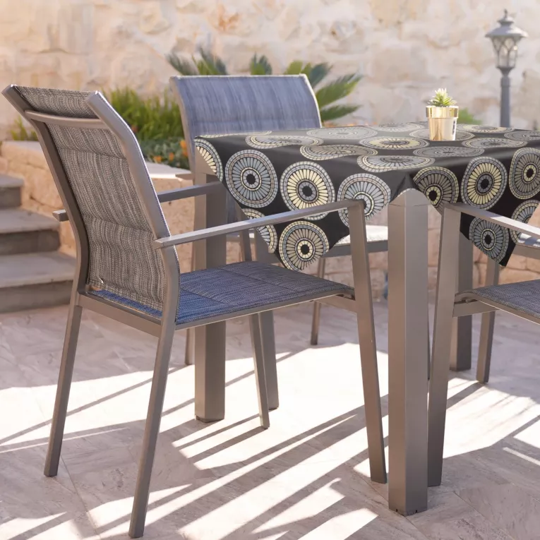 Bieżnik na stół 85x85 cm czarno, beżowy wodoodporny GARDEN na taras oraz balkon w mandale