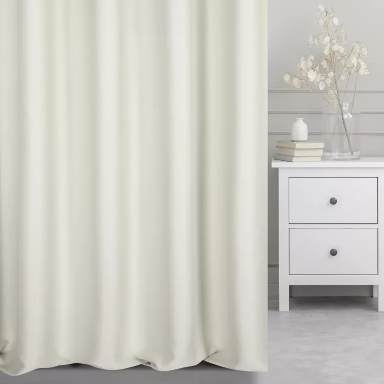 Zasłona szyta na taśmie 5 cm jasnobeżowa z gładkiej tkaniny typu blackout