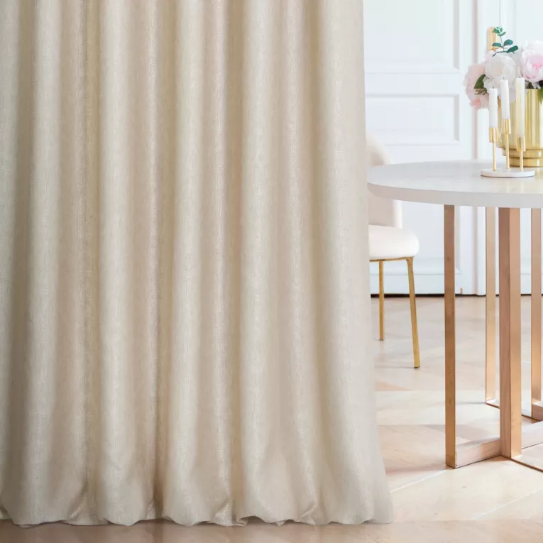 Zasłona szyta na taśmie 5 cm CANDY beżowa z tkaniny z strukturalnym spolotem
