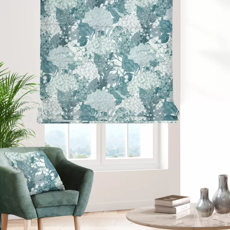 Roleta rzymska miętowa z miękkiej tkaniny typu blackout drukowanej w kwiatowy wzór