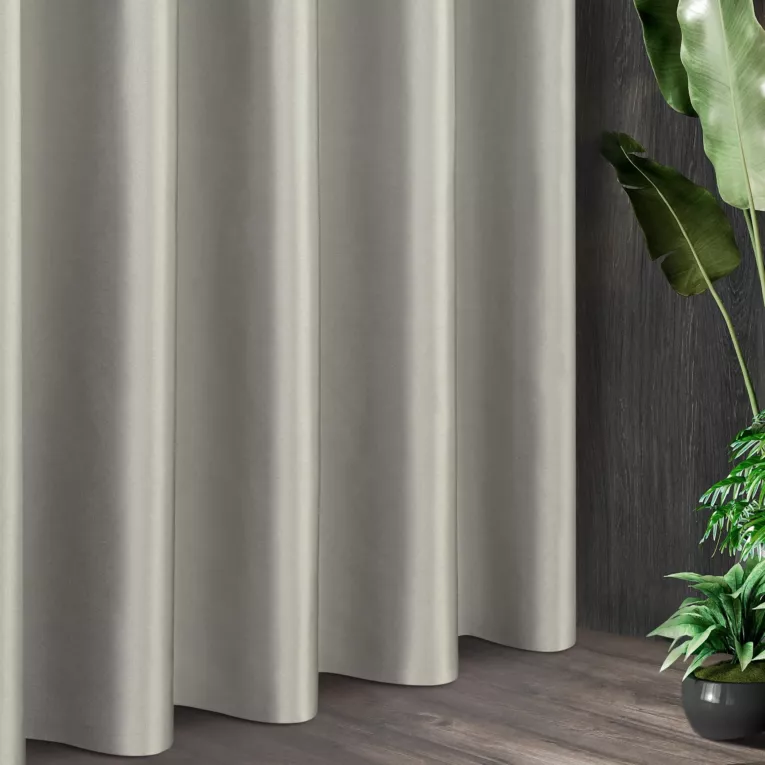 Tkanina zasłonowa lekka satyna z wyraźnym połyskiem