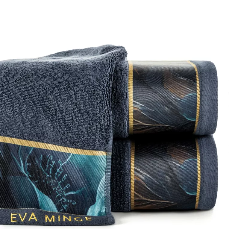 Ręcznik kąpielowy 50x90 cm bawełniany kolor stalowy,niebieski z designerską bordiurą 500 g/m2 Eva Minge