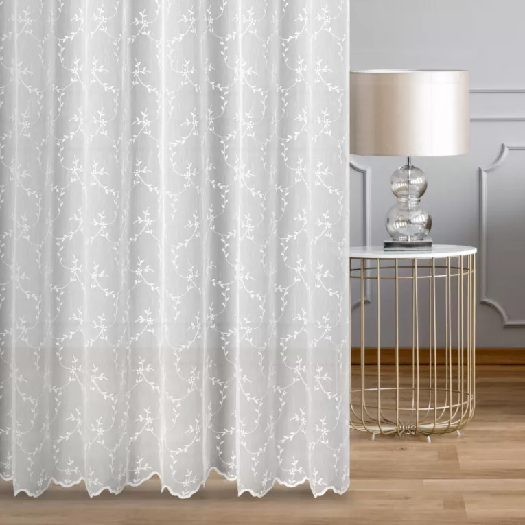 Firana szyta na taśmie 5 cm biała tkanina firanowa typu ADEN zdobiona haftem po całości tkaniny