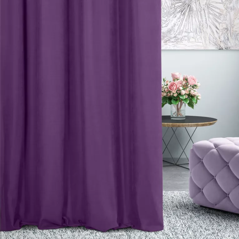 Zasłona szyta na taśmie 8 cm DORA - HIT fioletowa z miękkiej tkaniny o welurowej strukturze
