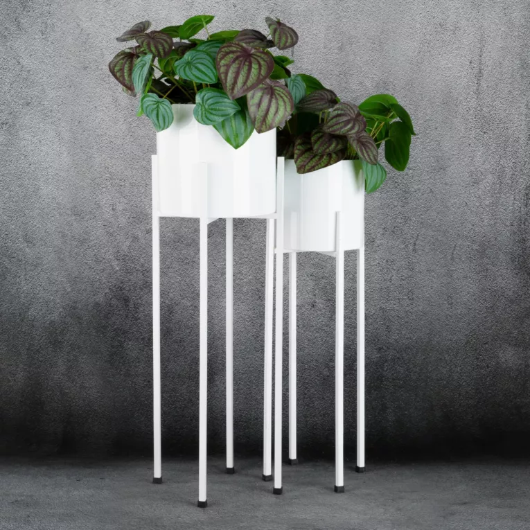 Komplet 2 szt metalowych osłonek na donicę na stojakach