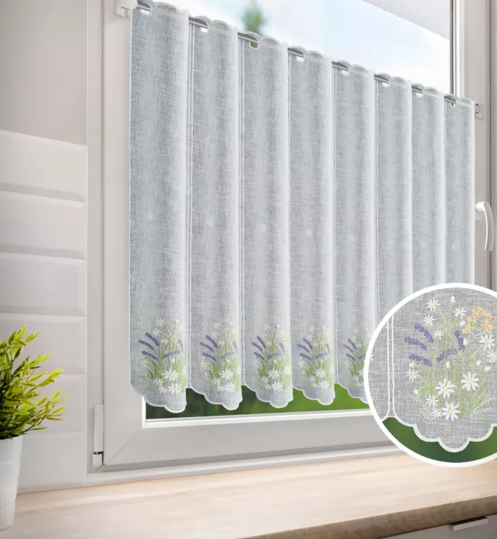 Tkanina firanowa zazdrostka z haftowanym wzorem