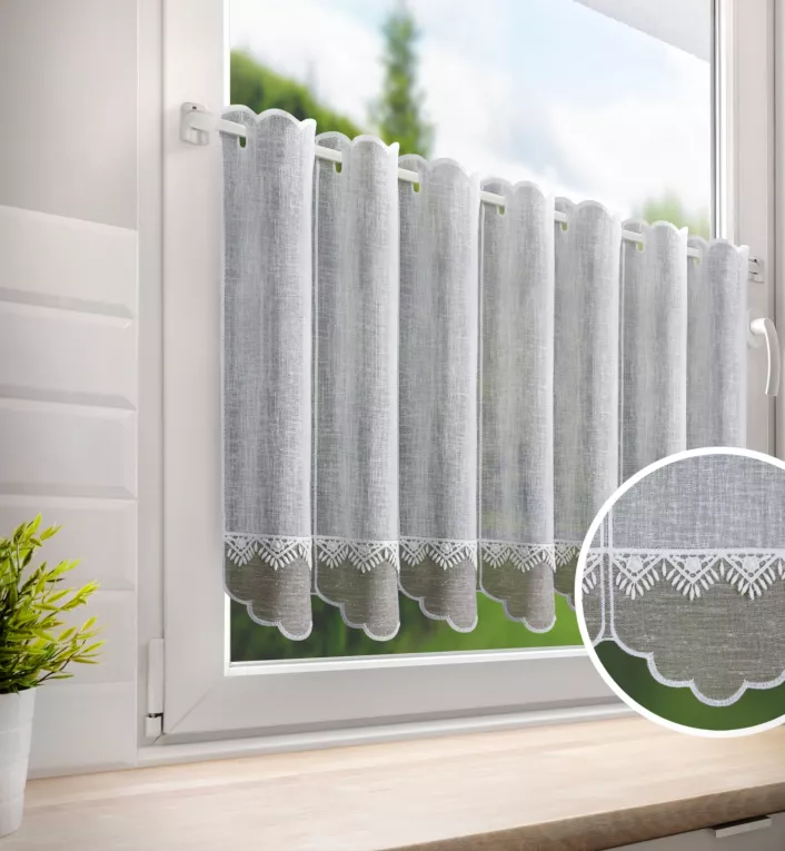 Tkanina firanowa zazdrostka z etaminy zdobiona haftem