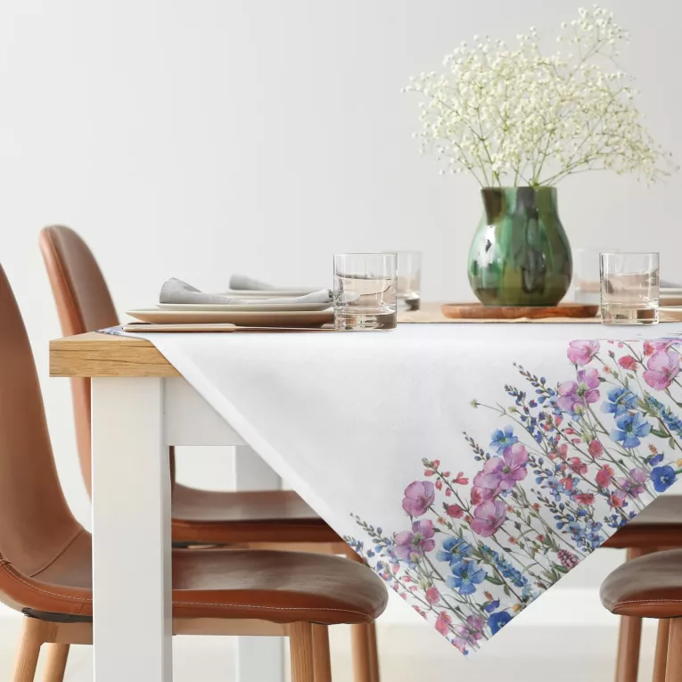 Obrus na stół plamoodporny 85x85 cm biało, różowy z motywem wiosennych kwiatów - RUBY