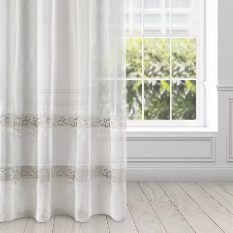 Firana biało, beżowa zdobiona mereżką, ornamentowym wzorem z welwetu 140x270 cm przelotka ANNE DIVA LINE