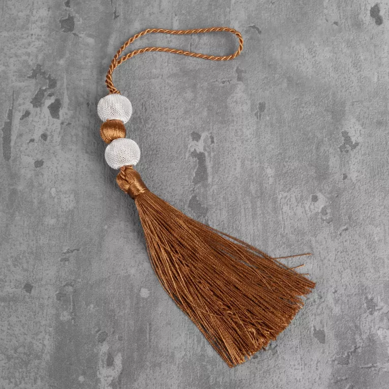 Dekoracyjny sznur do zasłon HELEN 1 upinacz z chwostem i metalowymi ażurowymi koralikami