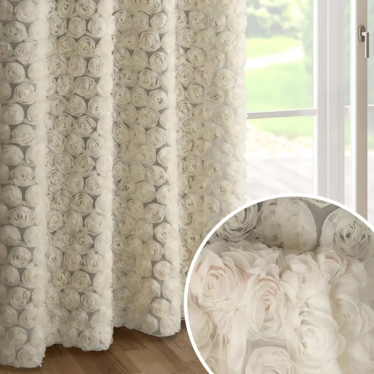 Zasłona kremowa zdobiona po całej wysokości aplikacją w róże 3D 140x250 cm przelotka - ROSES - Ewa Minge