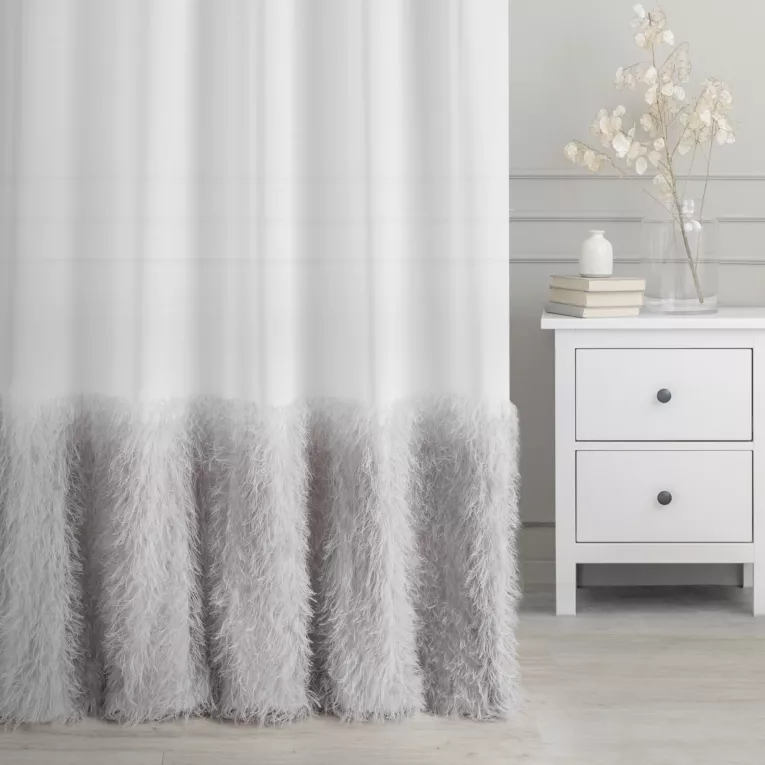 Firana szyta na przelotkach EVAN kremowo popielata z matowej tkaniny z szerokim pasem zwiewnych frędzli Italissima Eva Minge