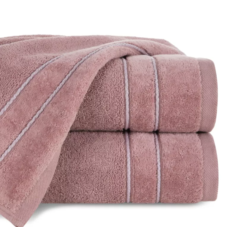Ręcznik kąpielowy 50x90 cm bawełniany kolor pudrowy z kontrastującymi paseczkami 500 g/m2 SIBEL