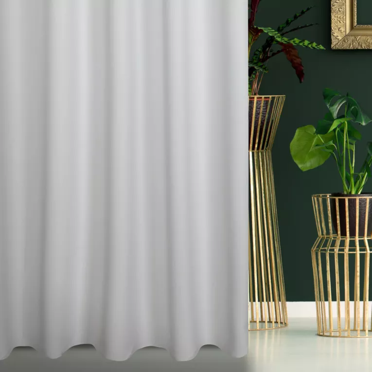 Zasłona szyta na taśmie 5 cm biała z gładkiej tkaniny typu dimout wykończona obciążnikiem