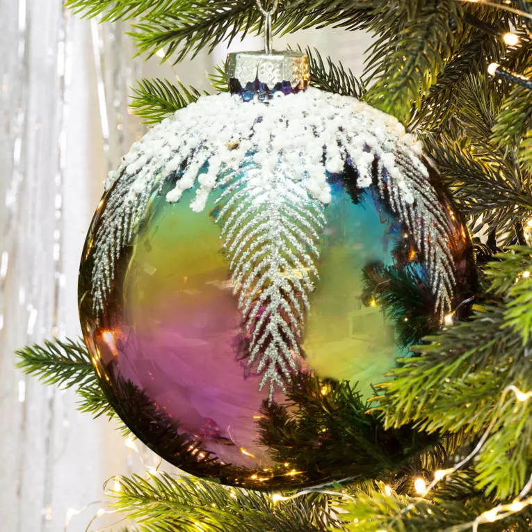 Bombka szklana z tęczową poświatą ręcznie zdobiona brokatowym wzorem i drobnymi koralikami
