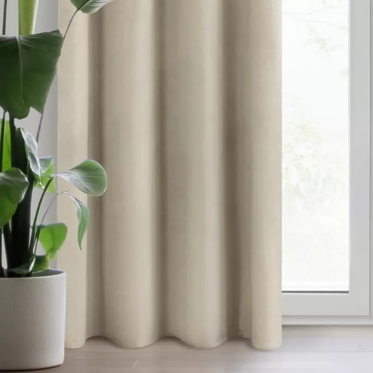 Zasłona jasnobeżowa z tkaniny welwetowej 140x250 cm przelotka - ROSA - Design 91