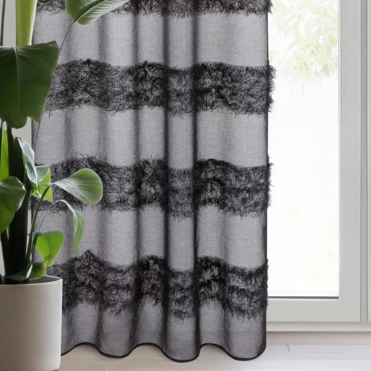 Firana czarna z etaminy zdobiona moherową nicią 140x250 cm przelotka MARGARET