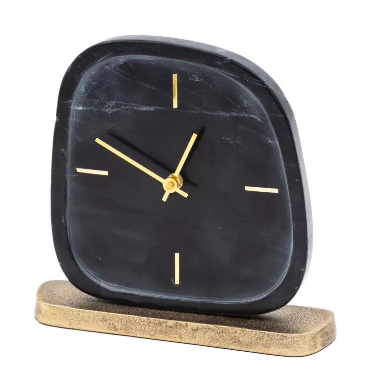 Minimalistyczny zegar stołowy imitujący marmur ze złotymi wskazówkami