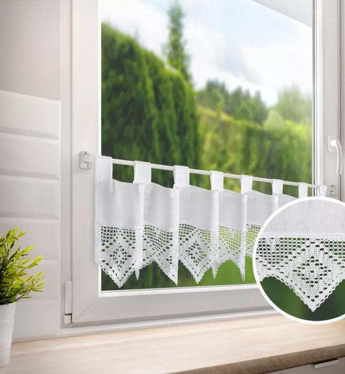 Zazdrostka biała z tkaniny z przewagą bawełny zdobiona koronką 150x30 cm szelki ISAAC