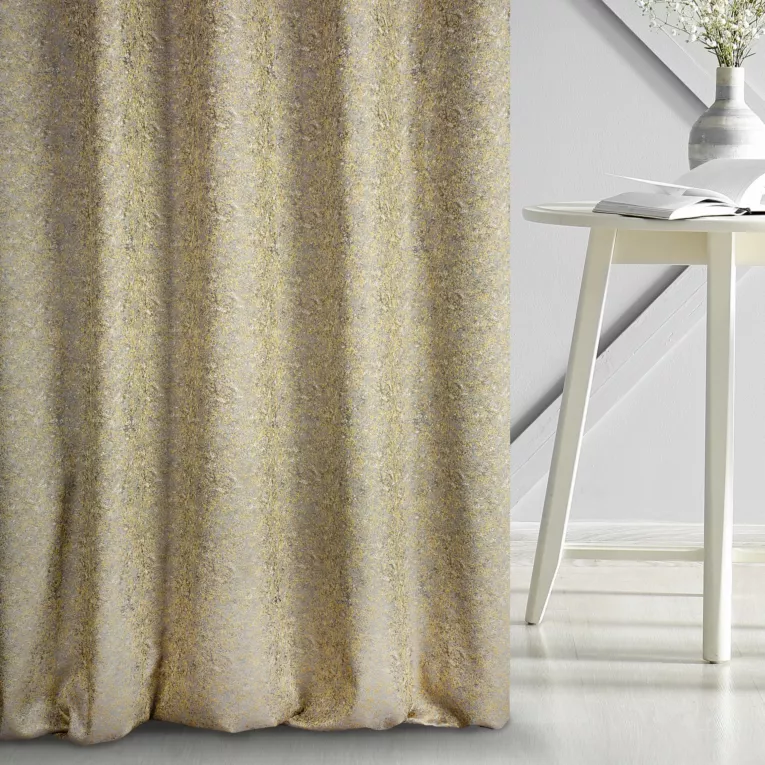 Zasłona szyta na taśmie 5 cm DORIANA srebrno musztardowa z tkaniny o dwukolorowym nieregularnym wzorze