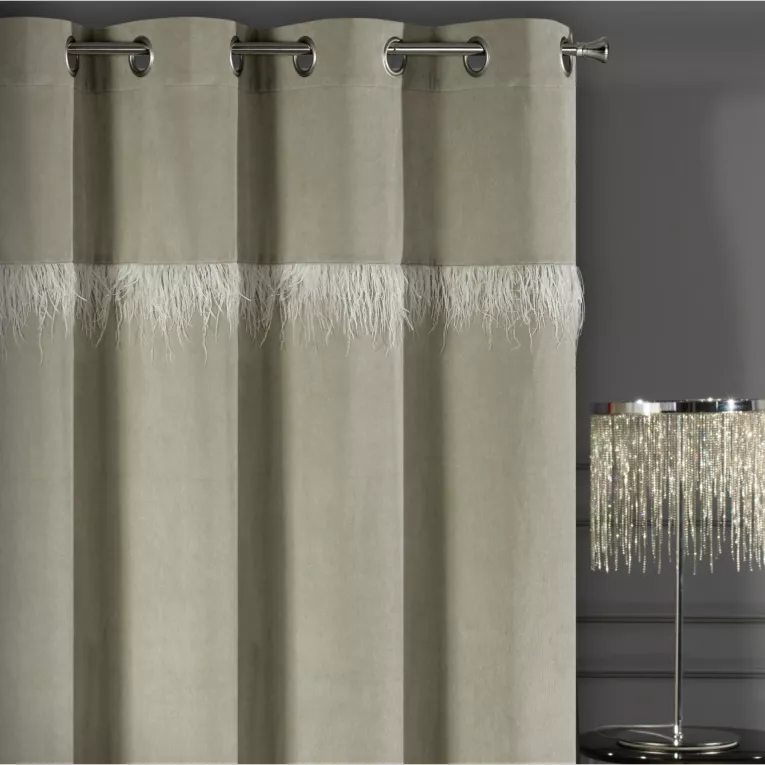 Zasłona beżowa zdobiona trójwymiarowym kwiatowym nadrukiem zaciemniająca 140x250 cm przelotka NILA