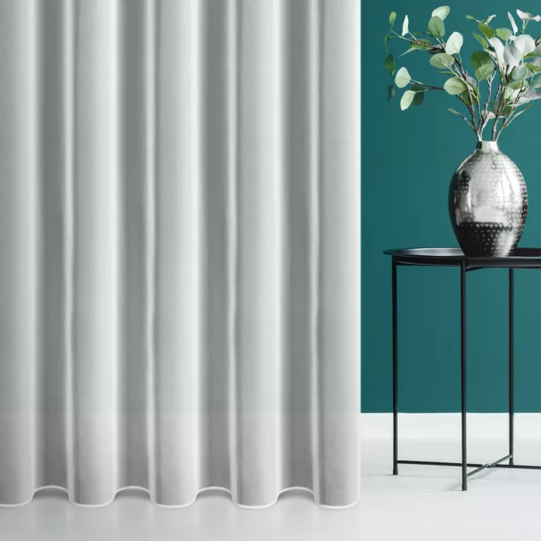 Firana szyta na taśmie 5 cm biała z delikatnej matowej tkaniny w drobną krateczę nie wymagającej prasowania, wykończonej obciążnikiem