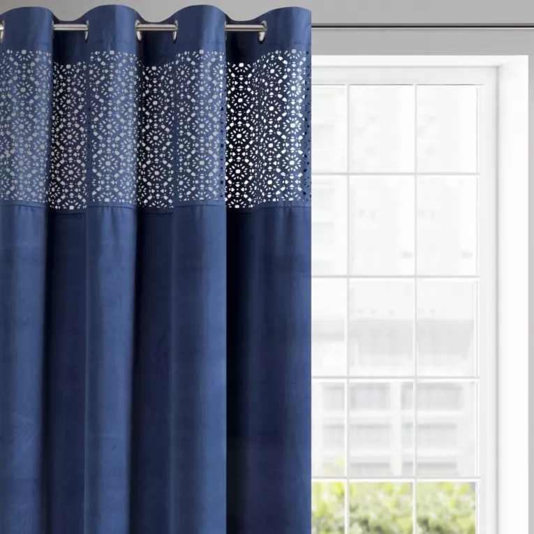 Zasłona PAULA z welwetu z wycinaną aplikacją