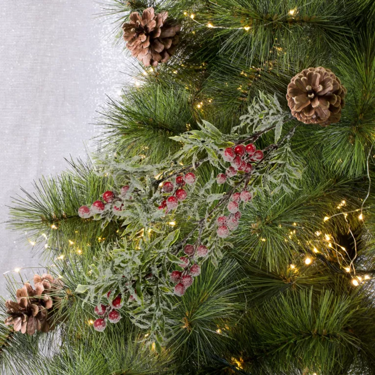 Gałązka z czerwonymi jagodami z efektem szronu