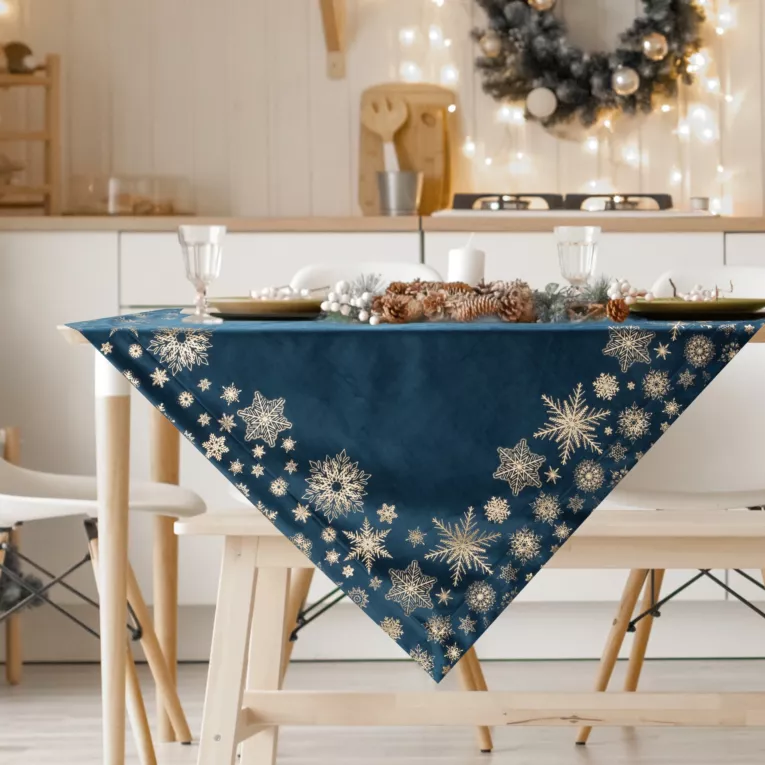 Bieżnik na stół granatowo, szampański 85x85 cm welwetowy JOY w śnieżynki