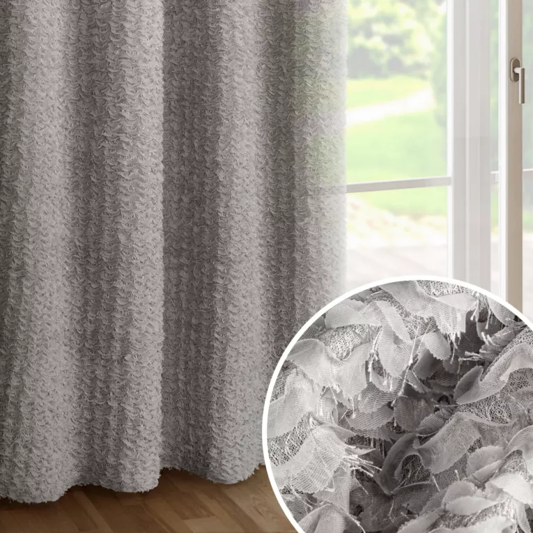 Zasłona srebrna zdobiona moherową nicią i subtelnymi falbanami 135x250 przelotka - TIFFANY - Eva Minge