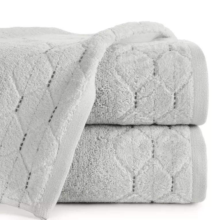 Ręcznik kąpielowy 50x90 cm bawełniany kolor srebrny z welwetową geometryczną bordiurą 500 g/m2 LUMIA