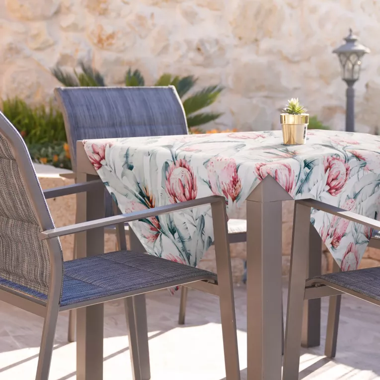 Bieżnik na stół biało, niebieski 85x85 cm wodoodporny GARDEN na taras oraz balkon