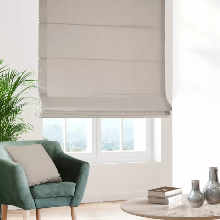 Roleta rzymska DORA - HIT szarobeżowa z miękkiej tkaniny o welurowej strukturze