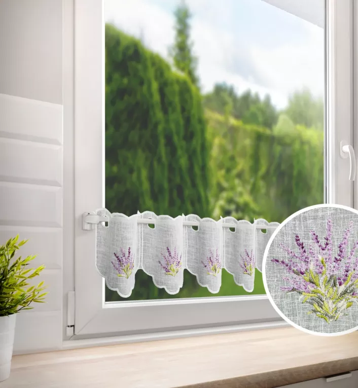 Tkanina firanowa zazdrostka z etaminy zdobiona haftem lawendy