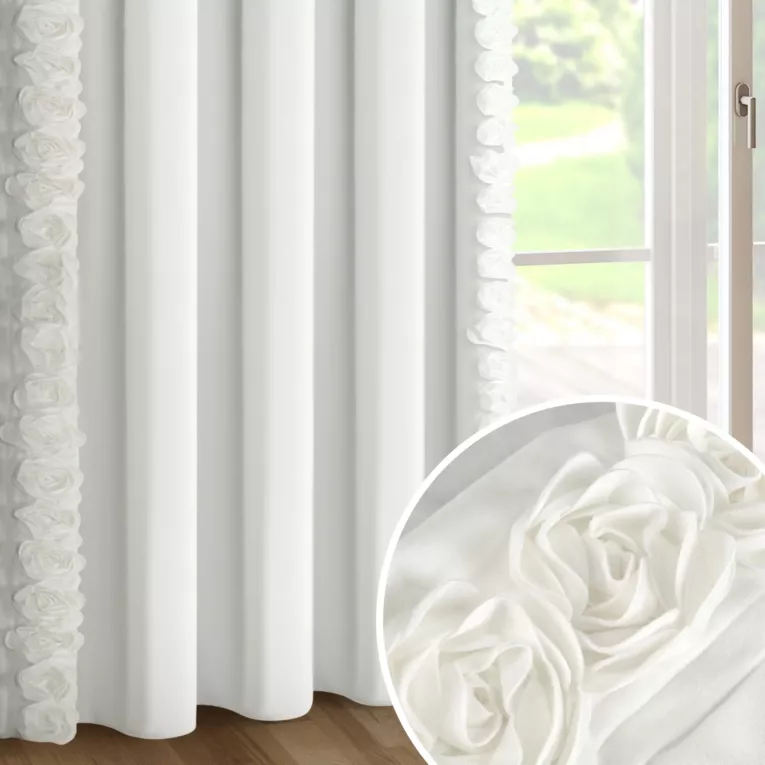 Zasłona kremowa z welwetu zdobiona aplikacją 3D róż 140x270 cm taśma - ROSES Eva Minge