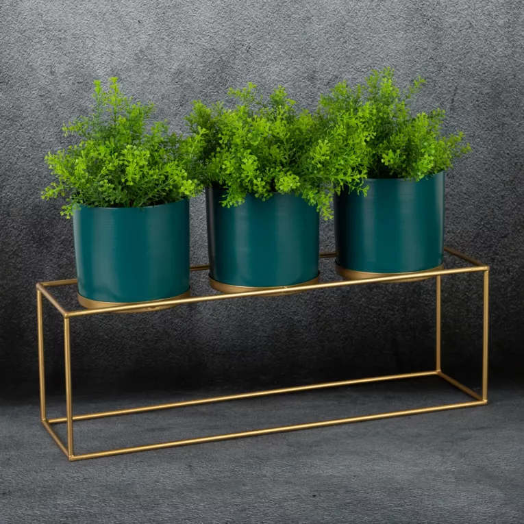 Metalowe osłonki na doniczki na stojaku