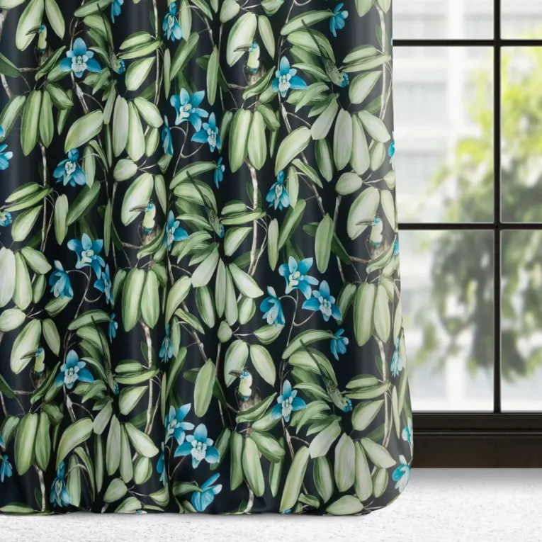 Zasłona czarno, zielona zaciemniająca w kwiaty 140x250 cm przelotka - LONI