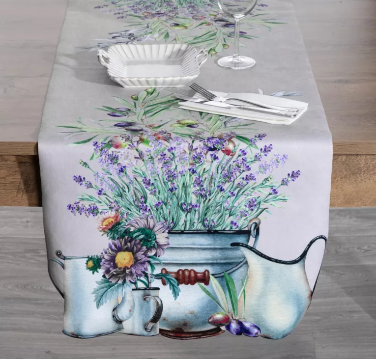 Bieżnik na stół jasnoszaro, fioletowy 40x140 cm SUMMER 1 z nadrukowanym motywem bukietu lawend