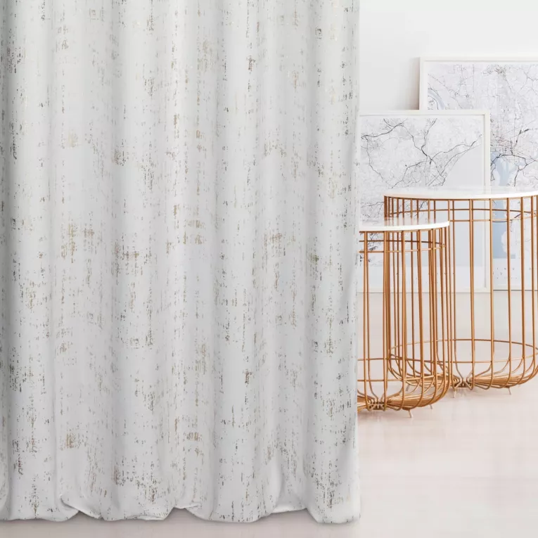 Zasłona szyta na taśmie 5 cm biało złocista z miękkiej tkaniny o strukturze weluru z połyskliwym nadrukiem