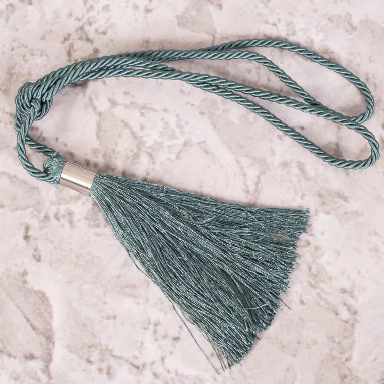 Dekoracyjny sznur do zasłon upinacz z ozdobnym chwostem i metalową obrączką